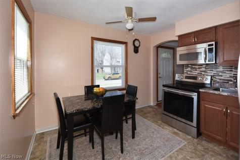 2929 Commonwealth Drive Parma OH 44134
