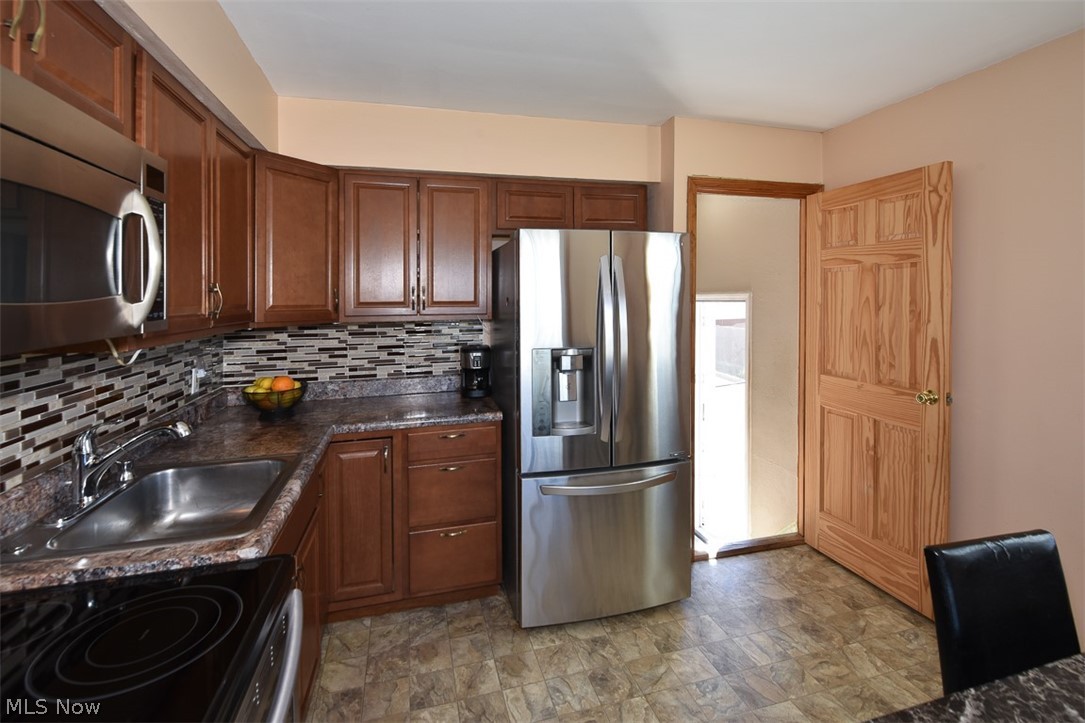 2929 Commonwealth Drive Parma OH 44134