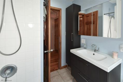 2929 Commonwealth Drive Parma OH 44134