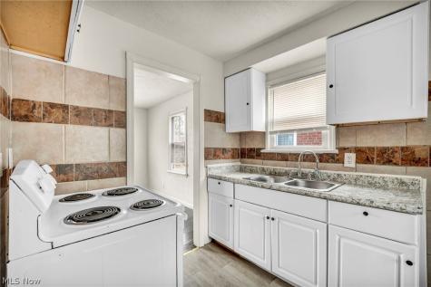 4356 E 141st Street Cleveland OH 44128