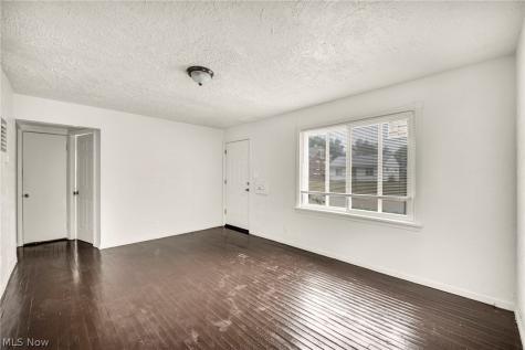 4356 E 141st Street Cleveland OH 44128