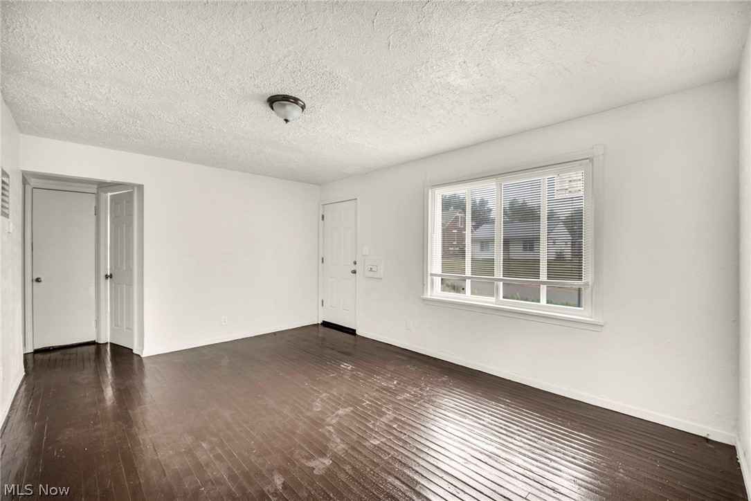 4356 E 141st Street Cleveland OH 44128