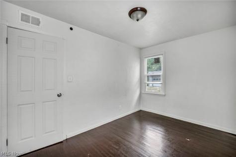 4356 E 141st Street Cleveland OH 44128