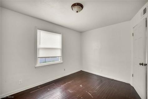 4356 E 141st Street Cleveland OH 44128