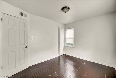 4356 E 141st Street Cleveland OH 44128