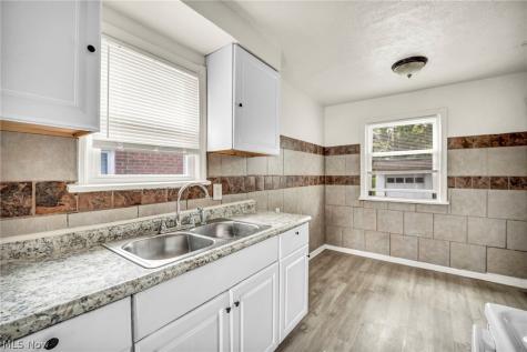 4356 E 141st Street Cleveland OH 44128