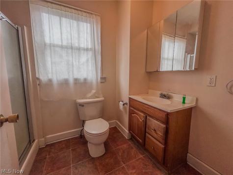600 Robinette Court Akron OH 44310