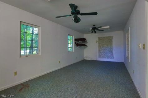 40 Wintergreen Hill Drive Painesville OH 44077