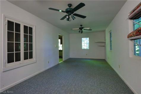 40 Wintergreen Hill Drive Painesville OH 44077
