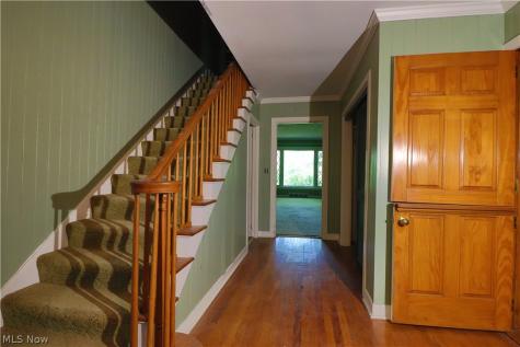 40 Wintergreen Hill Drive Painesville OH 44077