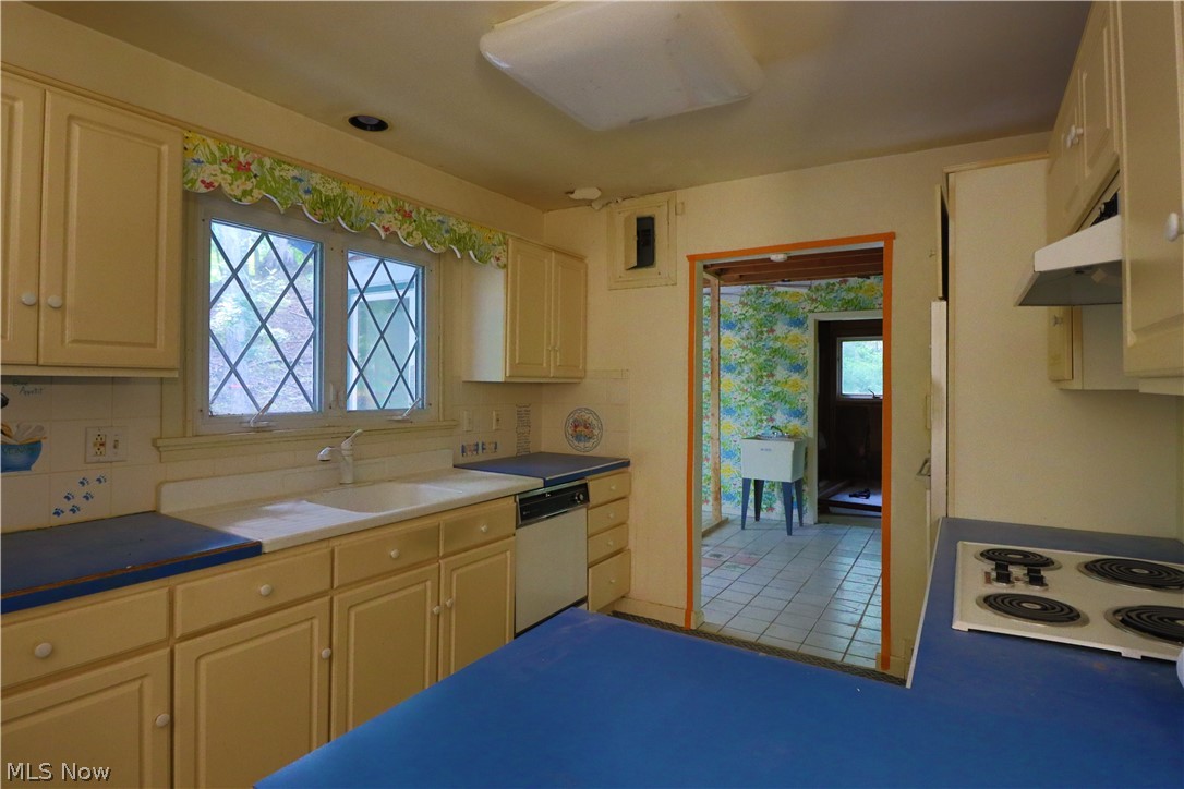 40 Wintergreen Hill Drive Painesville OH 44077