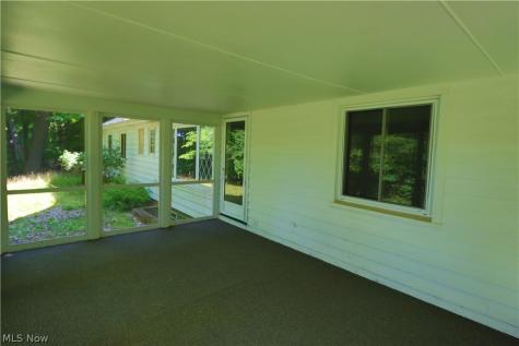 40 Wintergreen Hill Drive Painesville OH 44077