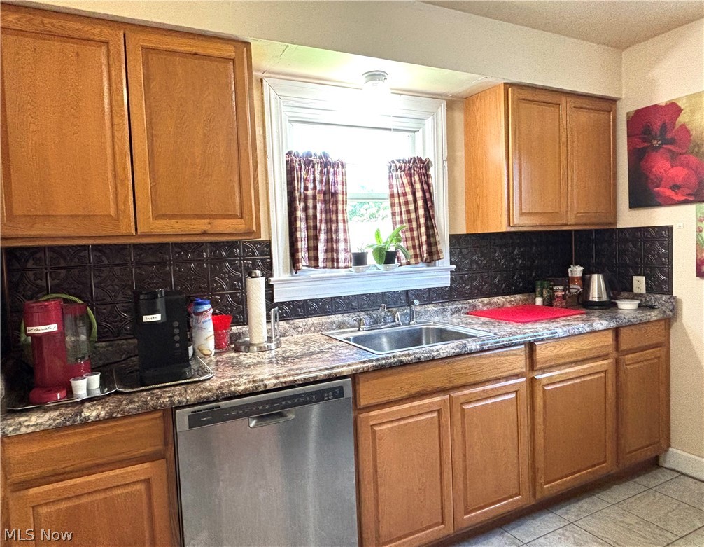 145 S Vine Street Columbiana OH 44408
