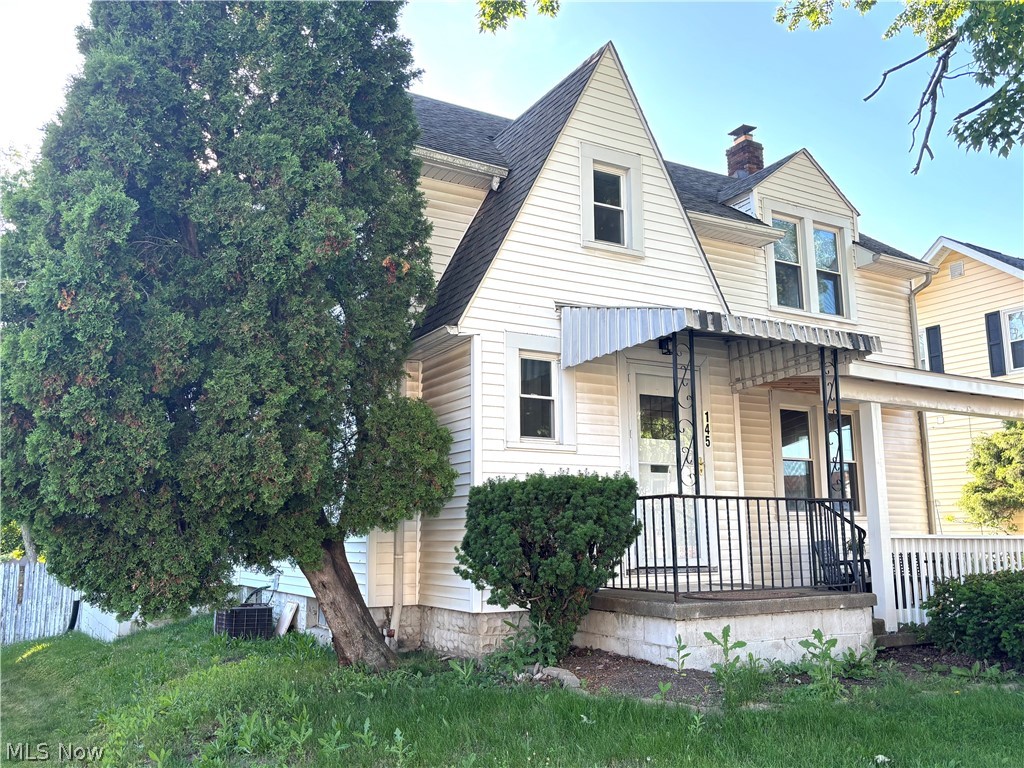 145 S Vine Street Columbiana OH 44408