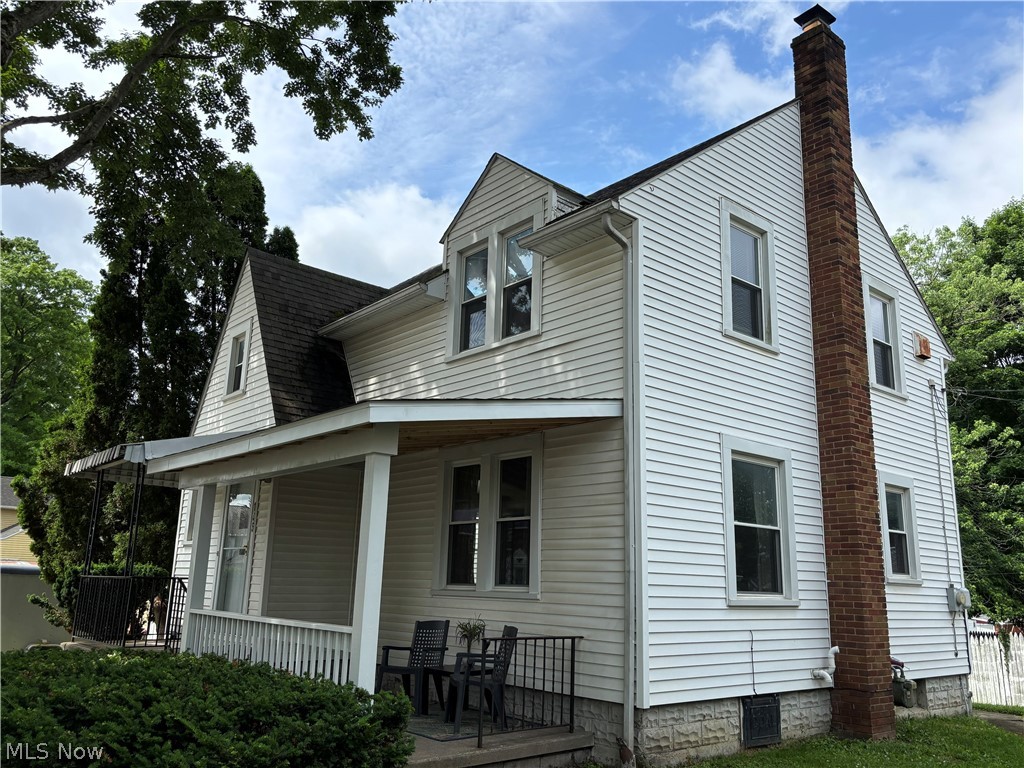 145 S Vine Street Columbiana OH 44408