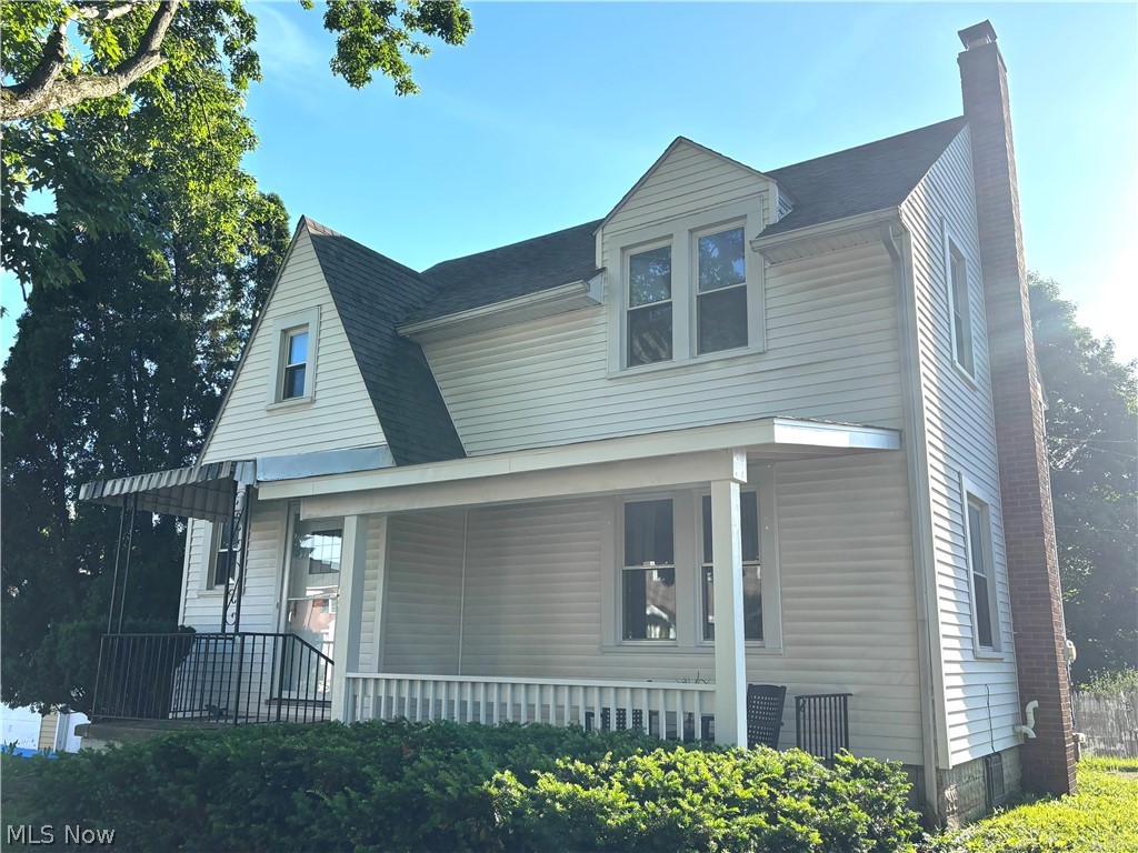 145 S Vine Street Columbiana OH 44408