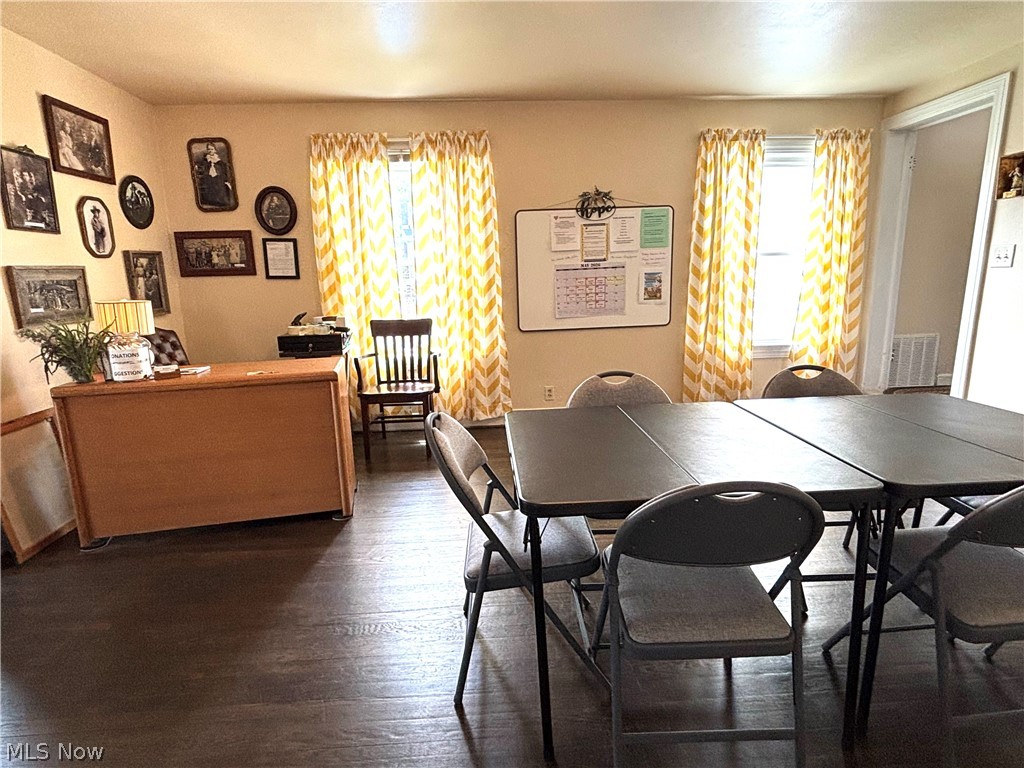 145 S Vine Street Columbiana OH 44408