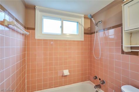 29632 Fairway Boulevard Willowick OH 44095