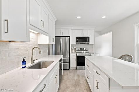 4274 W 202 Fairview Park OH 44126