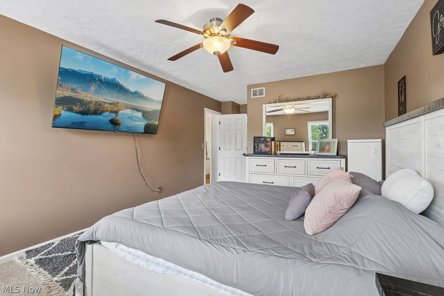 12171 Waywood Drive Twinsburg OH 44087