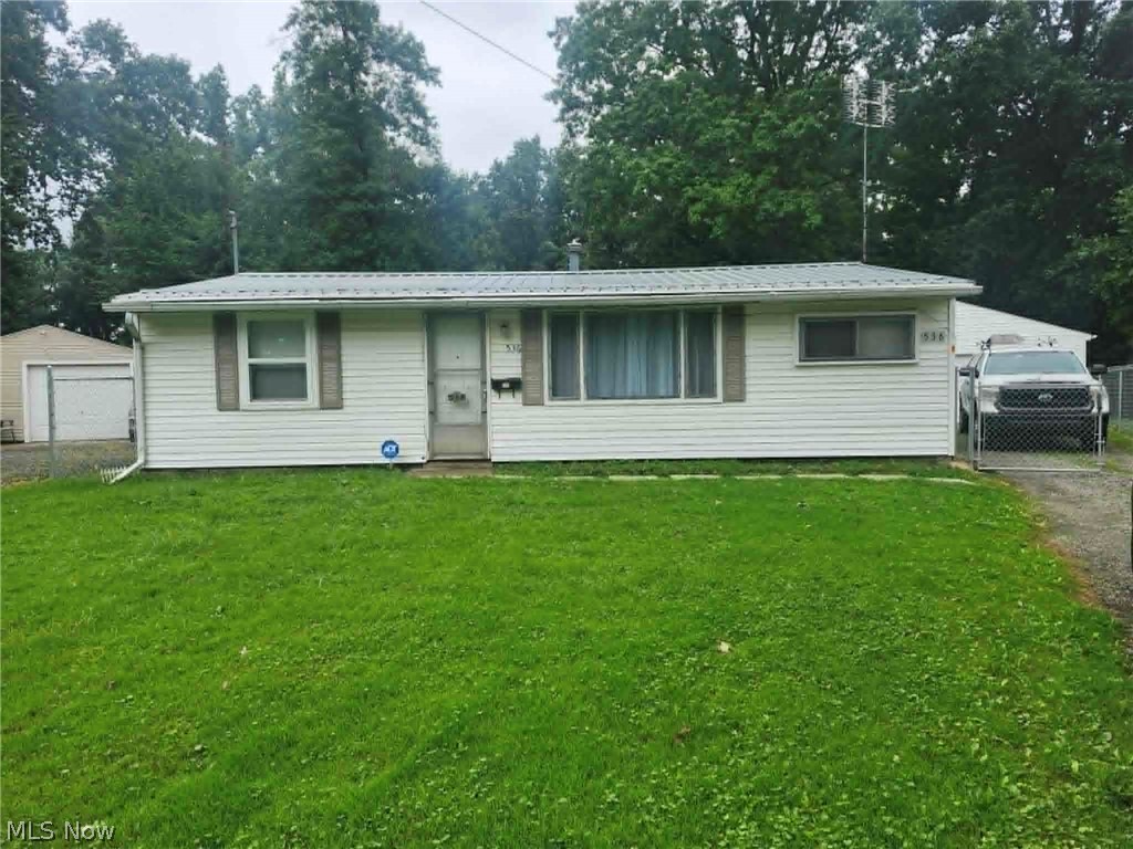 536 Oak Circle SW Warren OH 44485