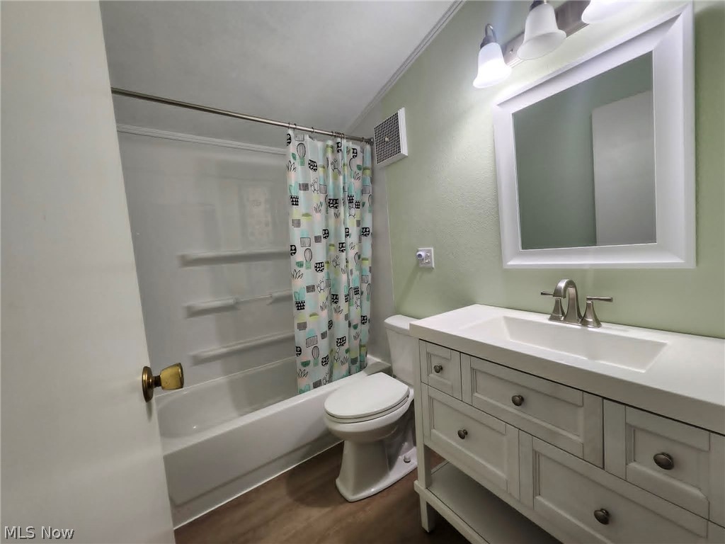 536 Oak Circle SW Warren OH 44485