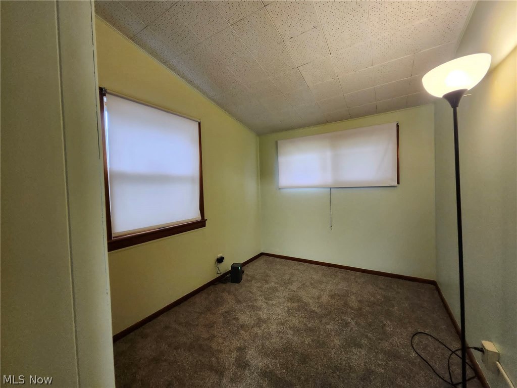 536 Oak Circle SW Warren OH 44485