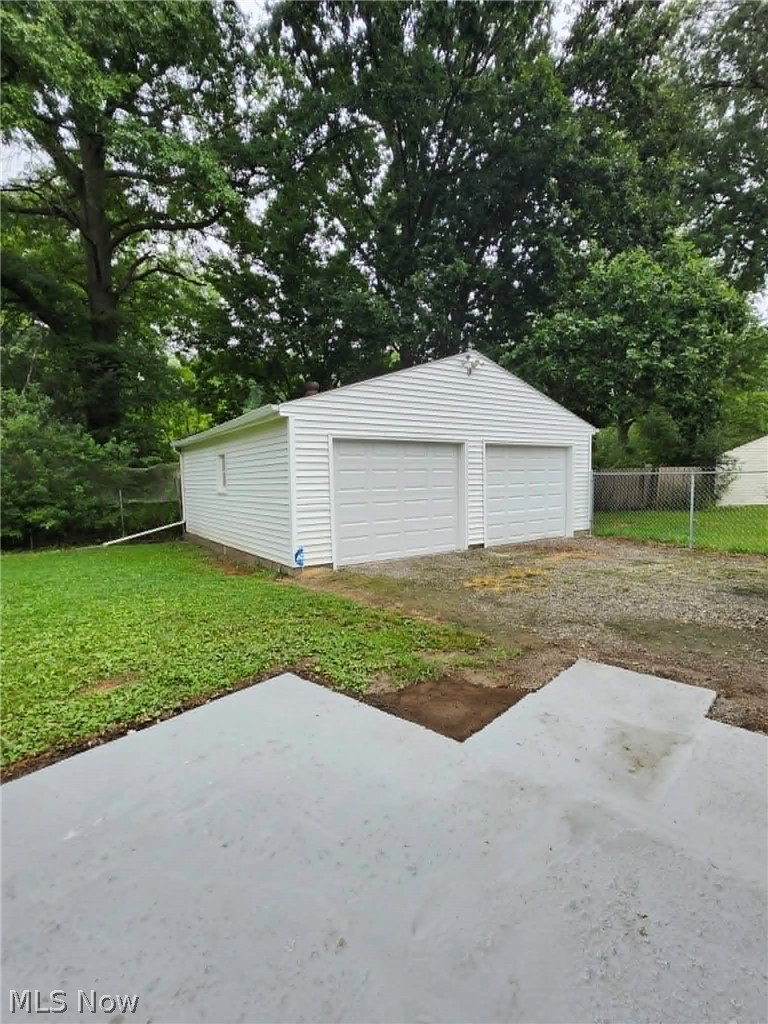 536 Oak Circle SW Warren OH 44485