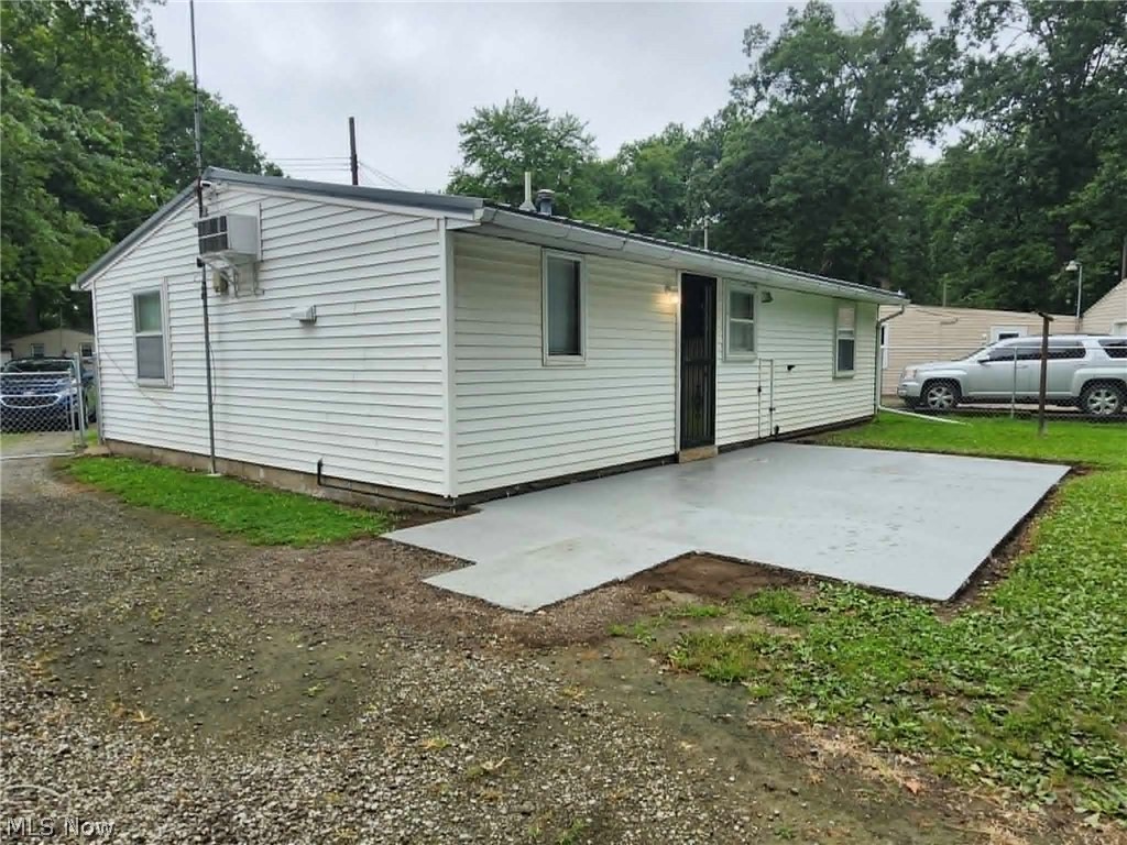 536 Oak Circle SW Warren OH 44485