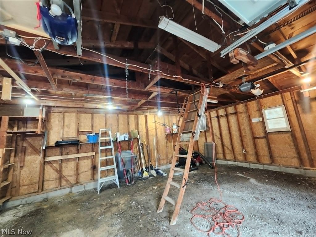 536 Oak Circle SW Warren OH 44485
