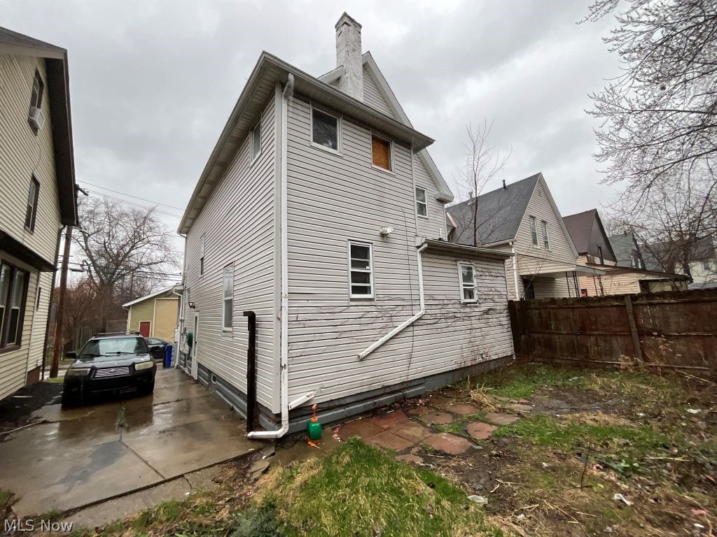 2401 Garden Cleveland OH 44109
