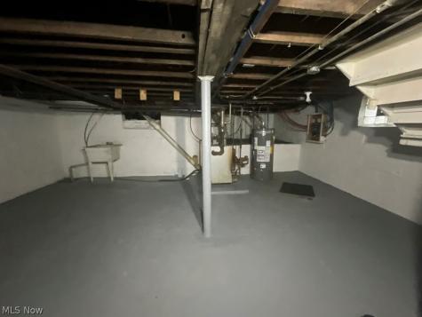 2401 Garden Cleveland OH 44109