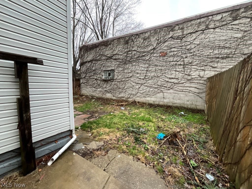 2401 Garden Cleveland OH 44109