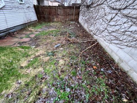 2401 Garden Cleveland OH 44109