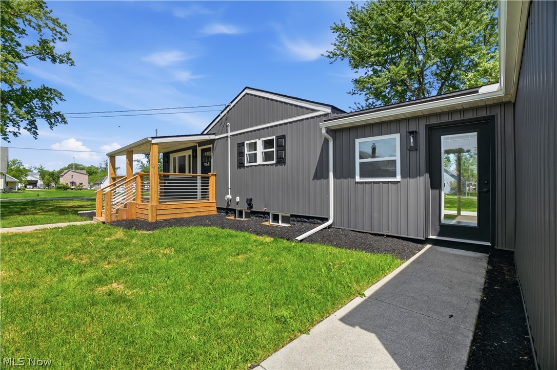 968 Sandusky Street Conneaut OH 44030