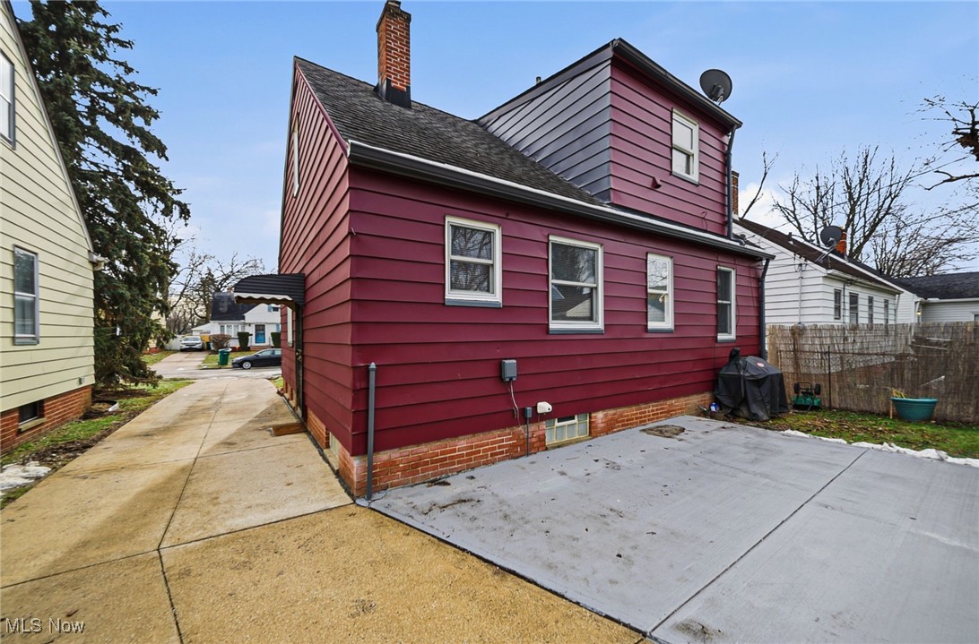 18811 Waterbury Avenue Maple Heights OH 44137