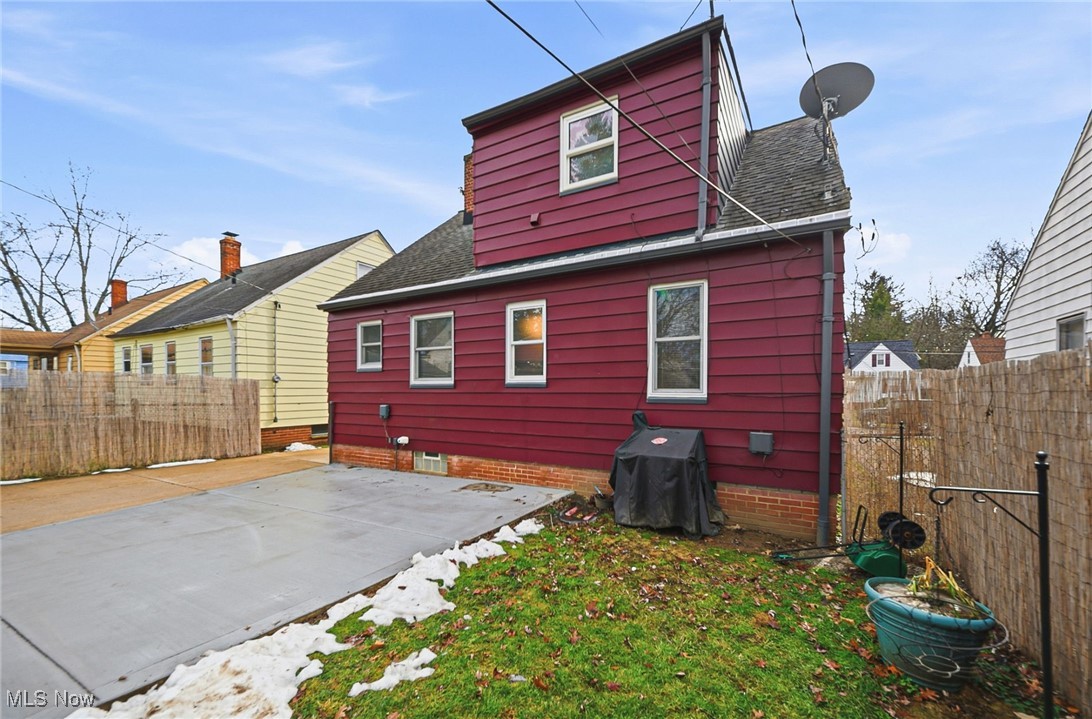 18811 Waterbury Avenue Maple Heights OH 44137