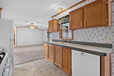 35157 Center Ridge Road North Ridgeville OH 44039