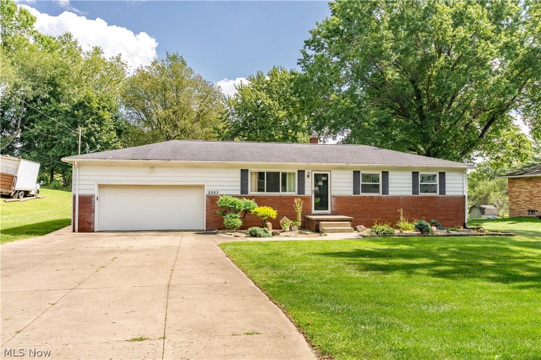 2263 Dewport Drive Akron OH 44312