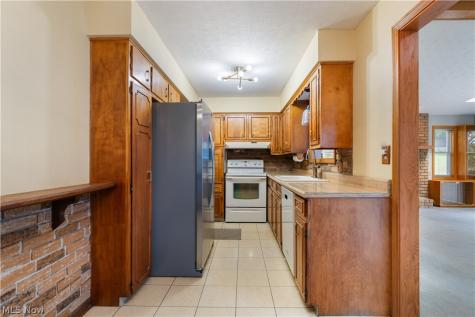 2263 Dewport Drive Akron OH 44312