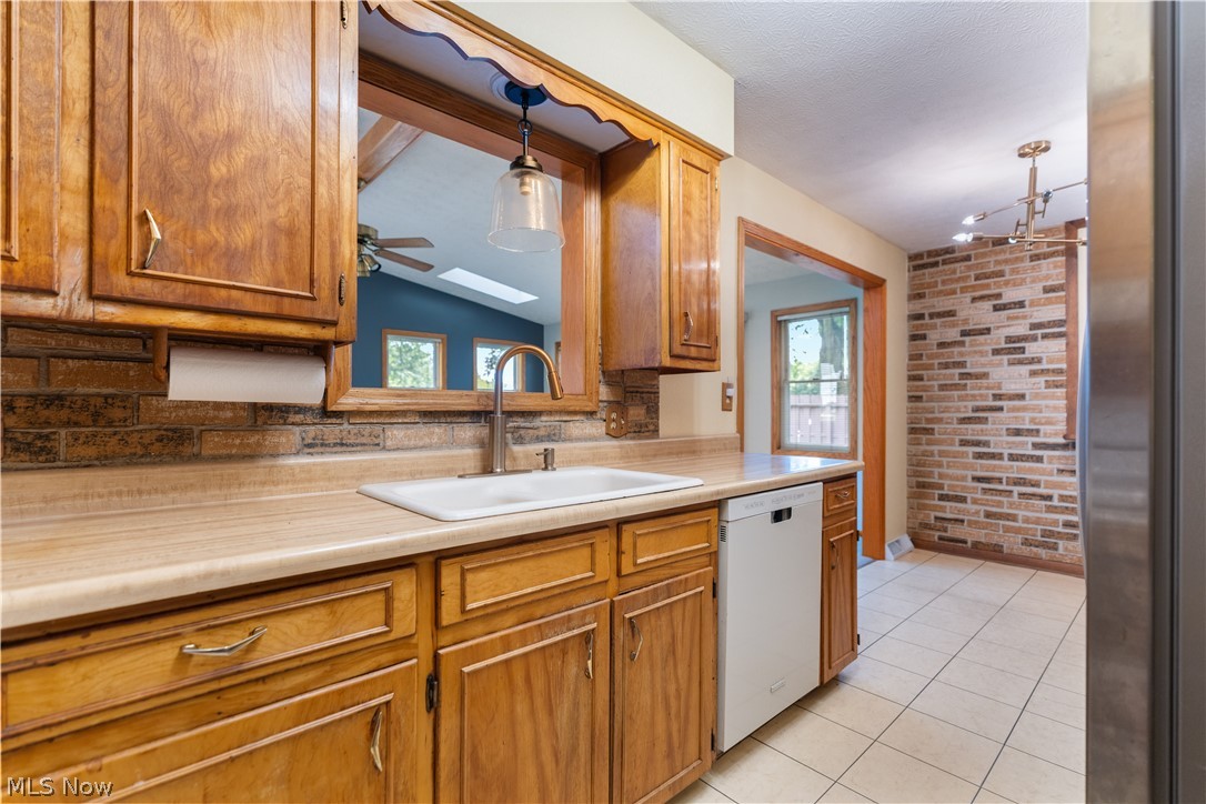 2263 Dewport Drive Akron OH 44312