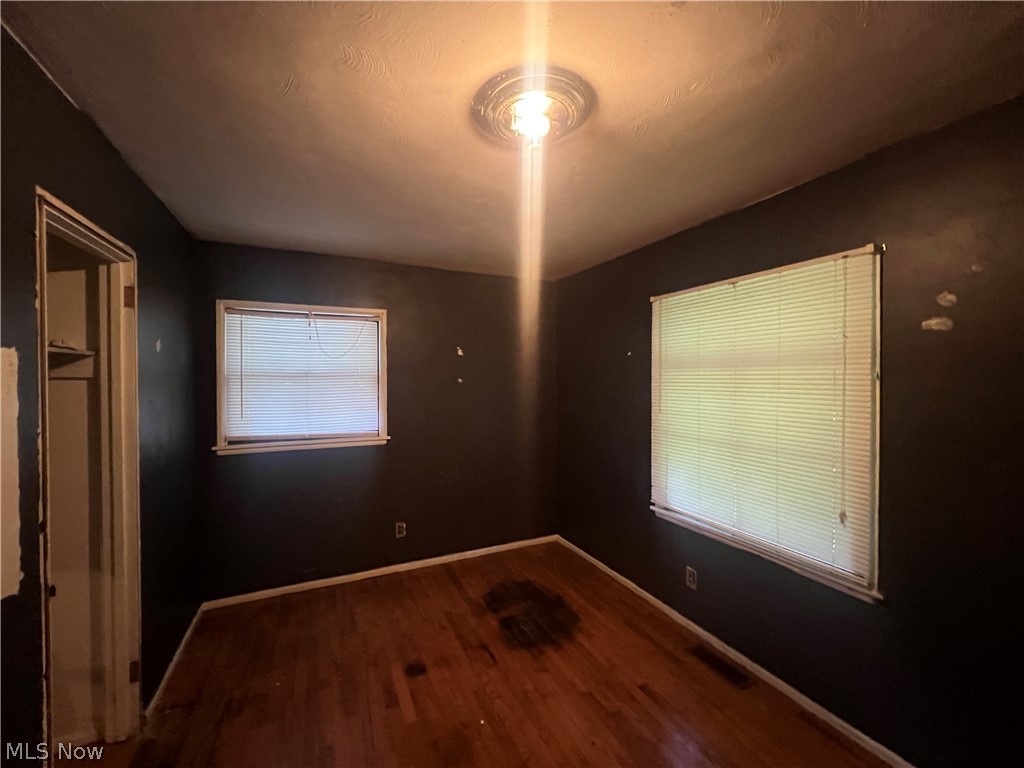 2085 Clermont Avenue NE Warren OH 44483