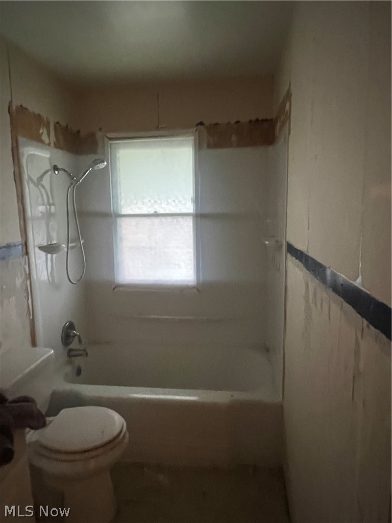 2085 Clermont Avenue NE Warren OH 44483