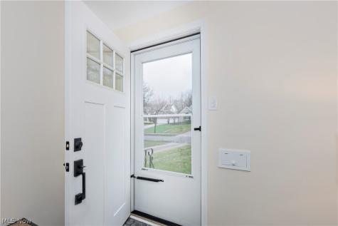 1608 Sunview Road Lyndhurst OH 44124