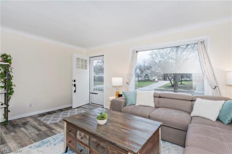 1608 Sunview Road Lyndhurst OH 44124