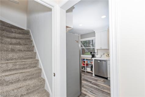 1608 Sunview Road Lyndhurst OH 44124