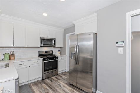 1608 Sunview Road Lyndhurst OH 44124