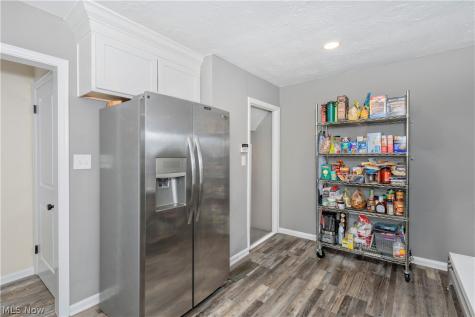 1608 Sunview Road Lyndhurst OH 44124