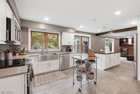 7468 Canyon Circle Middleburg Heights OH 44130