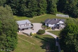 13862 Lawnfield Street SW Beach City OH 44608